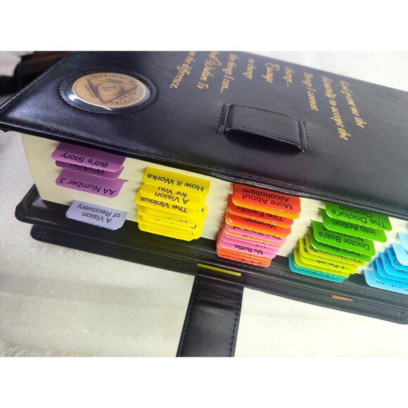 Alcoholics Anonymous Big Book & 12 Steps Set Serenity Prayer Cover AA  Medallion - Picture 8 of 16